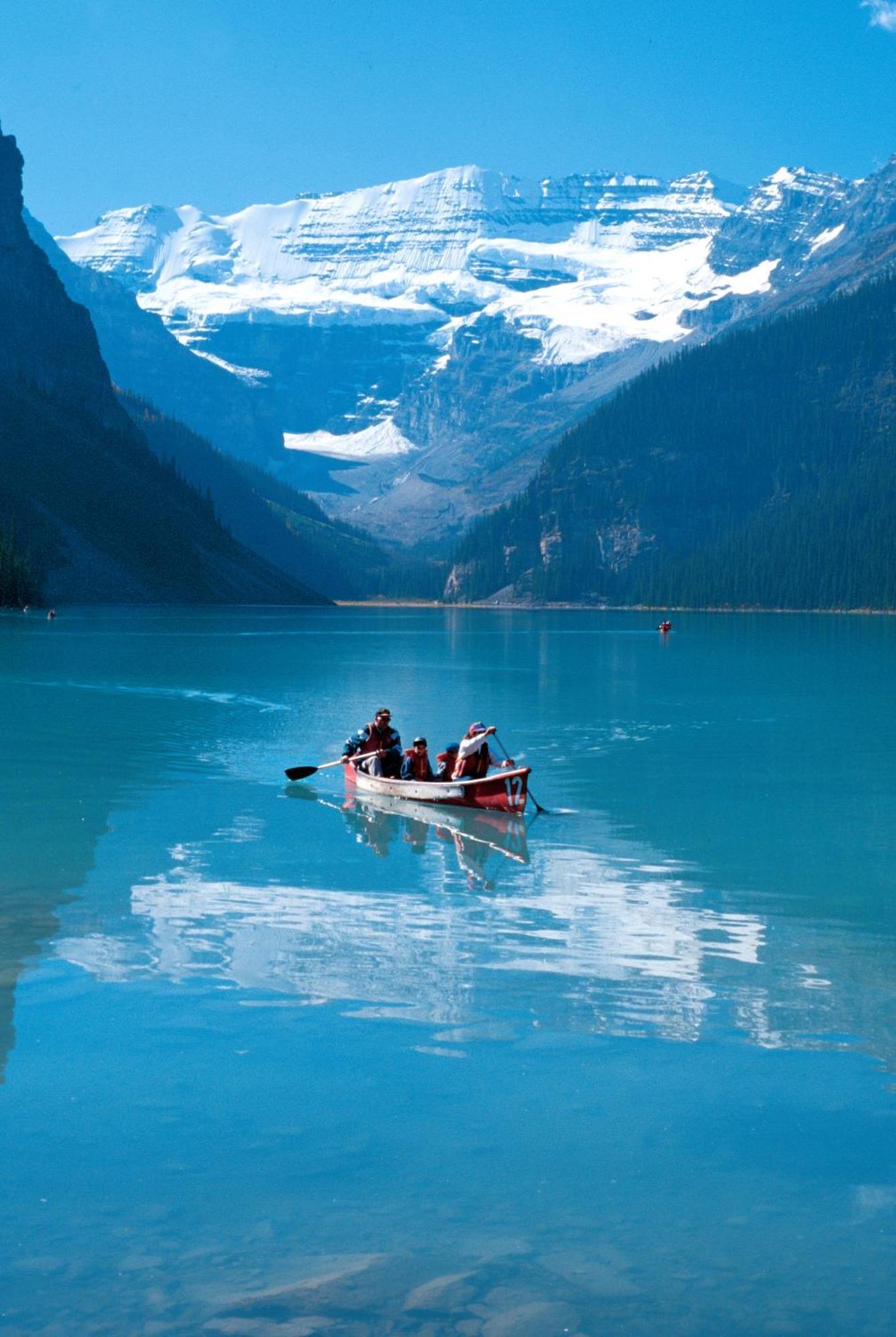 Paradise Lodge And Bungalows Lake Louise Exteriör bild
